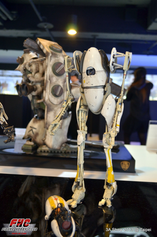 Illustration for article titled Portal 2's Atlas & P-Body Look Even Better In Real Life